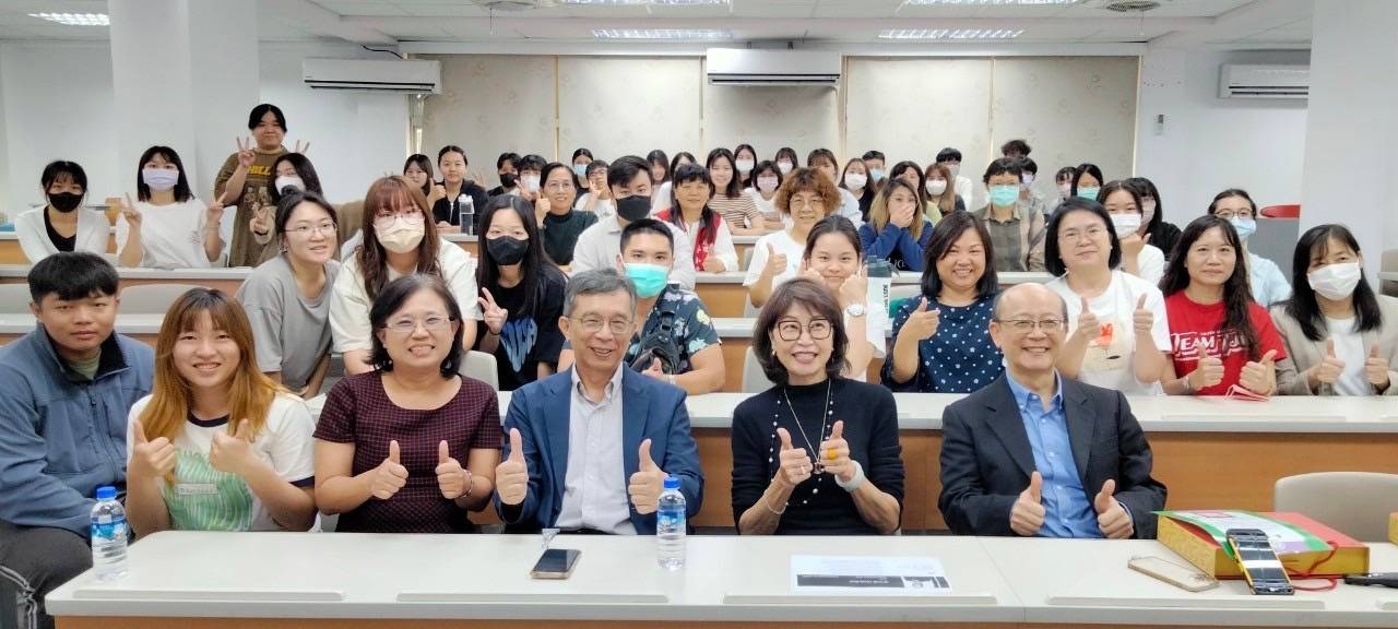 AI在臨床的運用及未來的發展 從基層護理人員到外商總經理的心路歴程.jpg