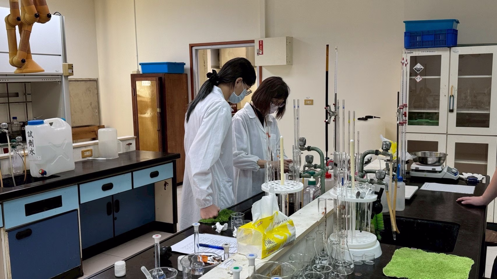 10-7藥學系-化學乙級證照輔導班-照片05