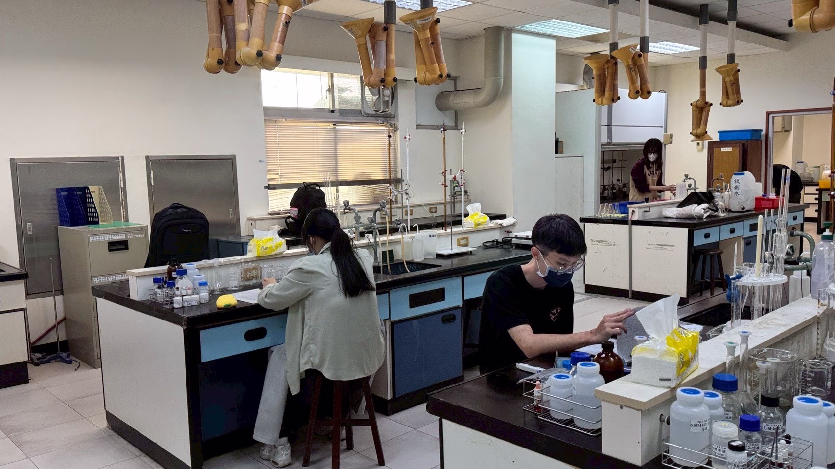 10-7藥學系-化學乙級證照輔導班-照片03