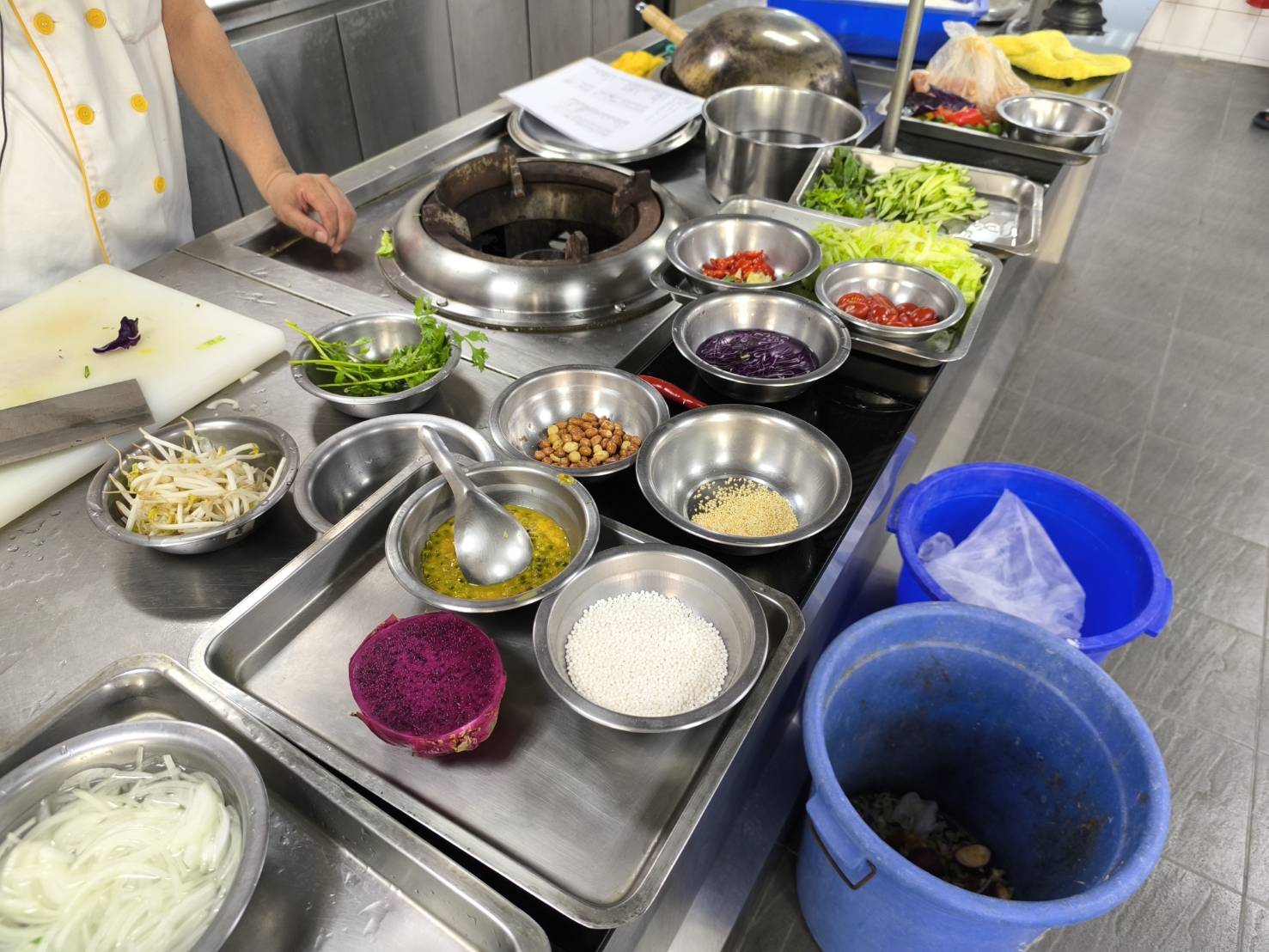 活動所需食材前置作業準備中