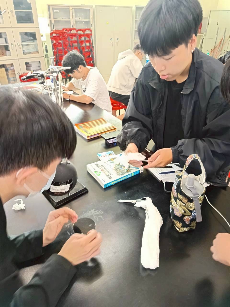 8-75環安系-環安衛實務專題-照片-熱指數測定架設2